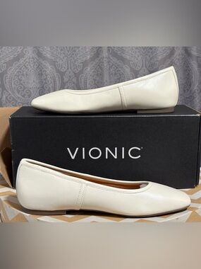 Vionic Orinda Square Toe Ballet Flat 
Size 6 NEW